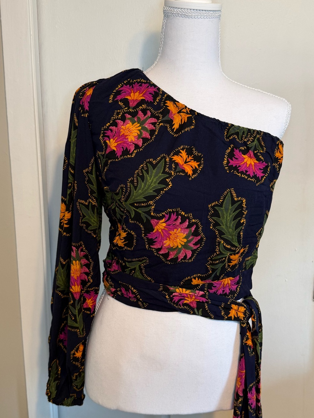 RACHEL Rachel Roy Navy One-Shoulder Floral Crop Top